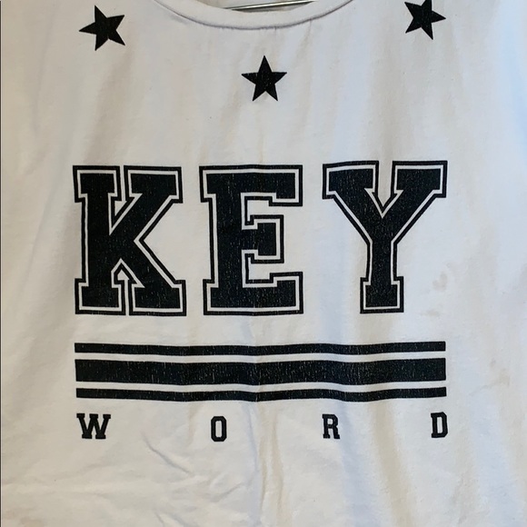 NET SLEEVE GRAPHIC TEE - Picture 2 of 5